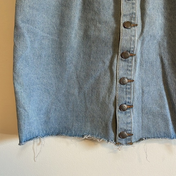 NWT Denim Skirt PLT PrettyLittleThing 10 Blue Fray High Button Jean Edgy Casual - Picture 5 of 14